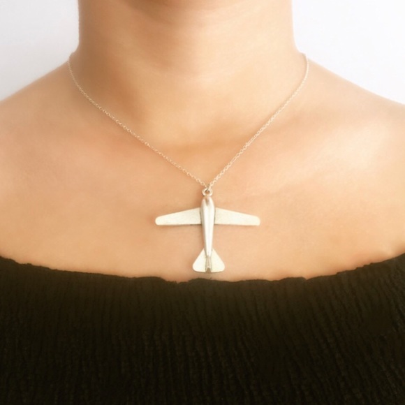 ✨Antique Silver Airplane Necklace ✨ - Picture 2 of 5